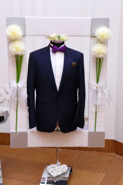 Groom Packing Ideas, Suit Packing Ideas, Suit Packing Ideas Wedding, Cloth Packing Ideas For Wedding, Dress Packing Ideas Wedding, Dress Packing Ideas, Gifts Packing Ideas, Packing Ideas For Wedding, Wedding Dala