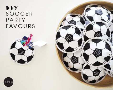 Soccer Snacks, Soccer Party Favors, Kids Sports Party, Soccer Theme Parties, Football Party Favors, Sports Party Favors, Soccer Birthday Parties, Soccer Theme, Party Poppers