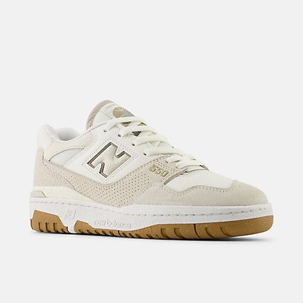 Women’s New Balance, Tan New Balance Shoes, School Fit Ideas, I Get Money, Sneaker Outfits Women, Jordan Outfit, Sneaker Outfits, Lifestyle Sneakers, School Fit