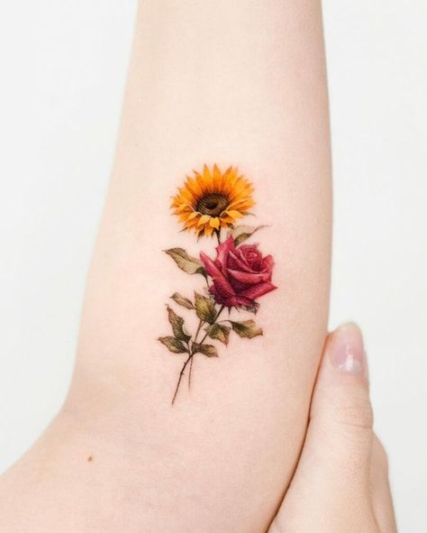 Sunflower And Rose Tattoo, Rose Tattoo Meaning, Rose Tattoos For Women, Sunflowers And Roses, Red Rose Tattoo, Sunflower Tattoos, Tatuaje A Color, Rose Tattoo Design, Sunflower Tattoo Design