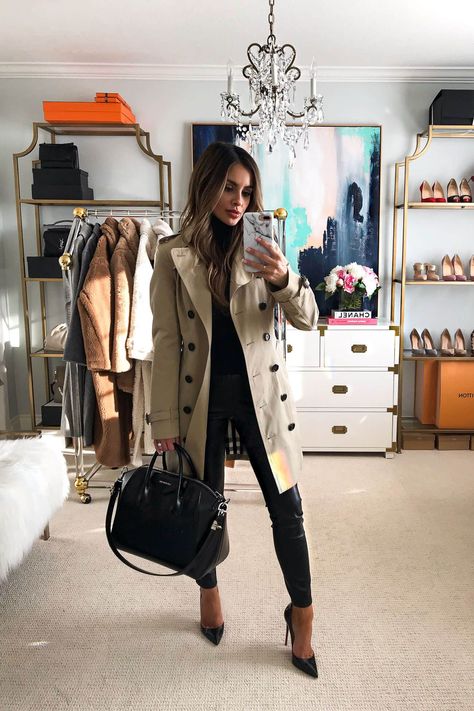 If you have been thinking about investing in a Burberry trench coat, click through for my honest review and my answers to the most frequently asked questions. I break down the Burberry Sandringham Trench Coat, Burberry Chelsea Trench Coat, and Burberry Kensington trench coat. #burberry #style #womensfashion Burberry Trench Coat Outfit, Slingback Chanel, Espadrilles Chanel, Trench Outfit, Mia Mia Mine, Coat Guide, Mia Mia, Trench Coat Outfit, Burberry Coat