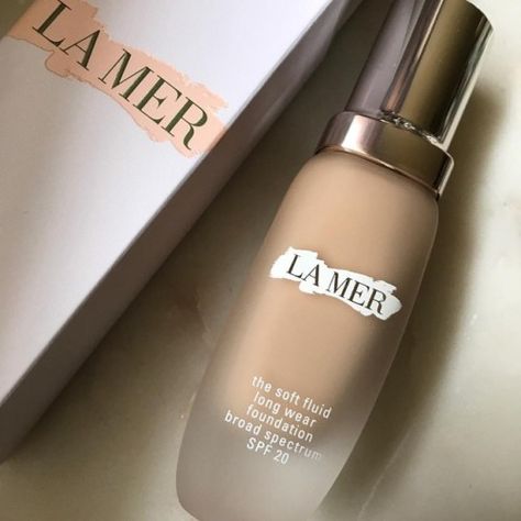 damselflavored: “Splurge. #lamer #foundation #makeup #damselflavored #beautybloggers #bbloggers #luxurybeauty ” La Mer Foundation, Makeup Photo, Makeup For Teens, Foundation Concealer, Pale Skin, Beauty Favorites, My Nails, College Student, All I Want