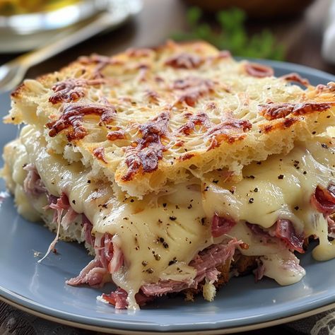 Reuben Bake Recipe, Reuben Bake, Reuben Casserole, Recipes On A Budget, Corned Beef Recipes, Reuben Sandwich, Baked Casserole, Beef Casserole, Easy Casserole Recipes