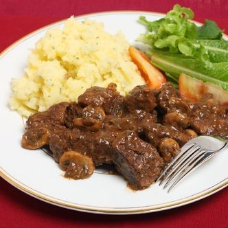 Lamb Bourguignon This lovely Lamb Bourguignon is a delightful twist on the classic French Beef Bourguignon http://www.mydish.co.uk/recipe/2693/lamb-bourguignon #mydish. Lamb Bourguignon, Ranch Recipes, Ranch Recipe, Pecan Wood, Valentines Day Dinner, Vegetable Puree, English Food, Grass Fed Beef, Mediterranean Diet Recipes