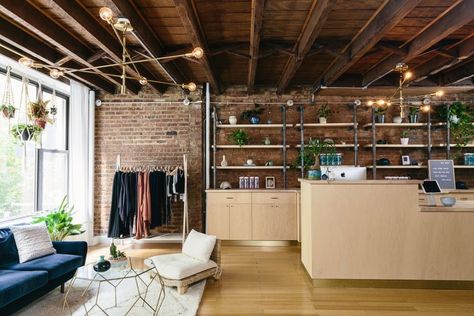 This Plant-Filled Brooklyn Yoga Studio Is Our Happy Place - Brit + Co Yoga Studio Storage, Yoga Studio Design Ideas, Yoga Studio Interior, Yoga Corner, Studio Storage, Yoga Studio Design, Modern Shed, Wellness Studio, Yoga Studio Decor