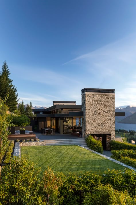 Steel Pavilion, Houses On Slopes, Slope House, California Architecture, Hillside House, Architect Design House, Architecture Model House, Large House, Modern Architecture House