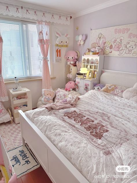 Cute Room Ideas Aesthetic Simple, Pink Minimalist Room, Cute Pink Bedroom, Pink Kawaii Bedroom Aesthetic, Kawii Beds, Sanrio Bedroom, Minimalist Cutecore Room, Kawaii Bedding Queen, Sanriocore Room Bed