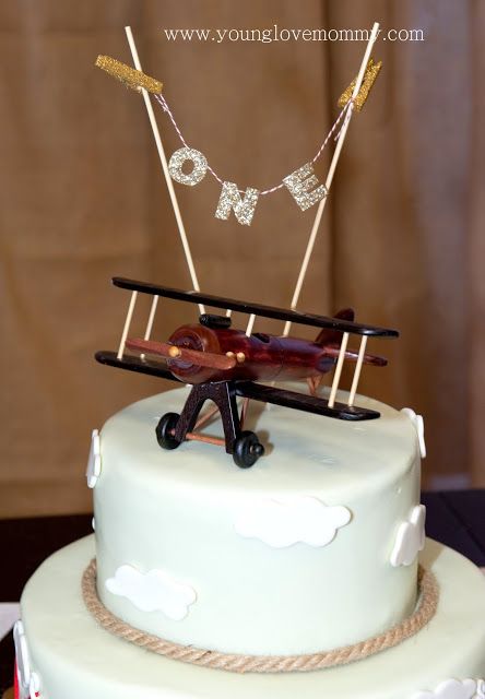 Birthday Party Ideas Boys, Aeroplane Cake, Vintage Airplane Birthday Party, Vintage Airplane Party, Aviation Party, Plane Party, Vintage Airplane Birthday, First Birthday Party Ideas, Diy Cake Topper Birthday