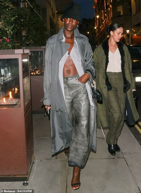 Jodie Turner Smith Street Style, Jodie Turner Smith Style, Jodie Turner Smith, Jodie Turner, Dinner In London, Open Blouse, Revealing Dress, Black Bucket Hat, Married At First Sight