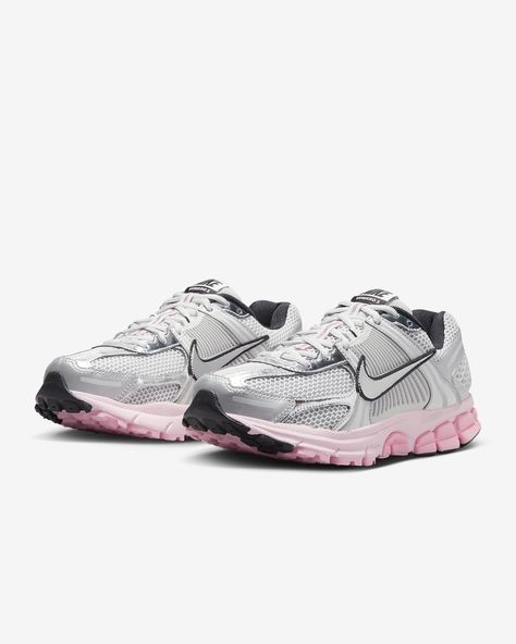 Nike Zoom Vomero 5, Nike Vomero, Zoom Vomero 5, Vomero 5, Sport Nike, Color Palette Pink, Pink Nikes, Sneaker Games, Nike Zoom