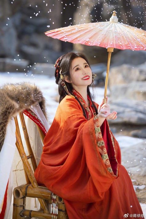 Facebook Hanfu Photoshoot, Hanfu Dress, Chinese Clothing, Chinese Culture, Chinese New Year, Photo Inspiration, Vietnam, Lavender