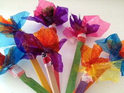 Crafts With Cellophane, Cellophane Flowers, Quality Streets Chocolates, Loom Flowers, Easy Painting Projects, Sweet Wrappers, Candy Arrangements, Colorful Elephant, Cute Easter Bunny