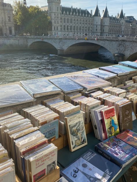 Classy Book Aesthetic, Downtown Paris Aesthetic, Parisian Artist Aesthetic, French Book Aesthetic, French Life Aesthetic, Travel Writer Aesthetic, Summer Paris Aesthetic, Studying In Paris, Paris Spring Aesthetic