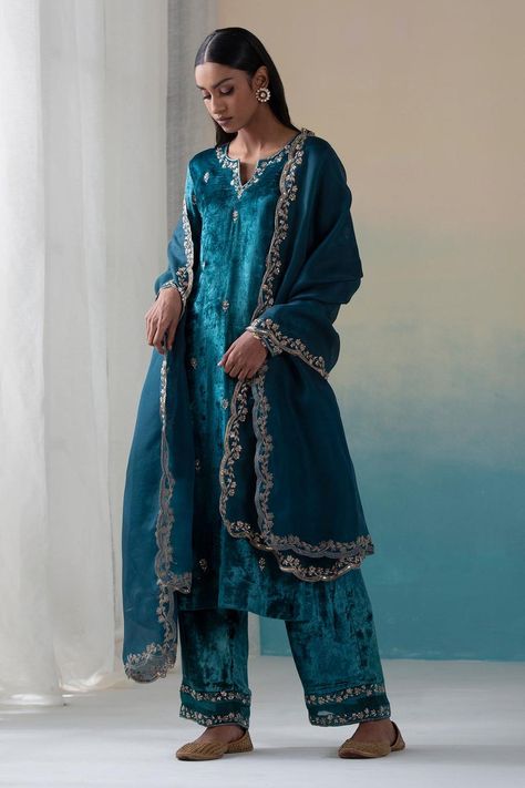 Buy Blue Velvet Hand Embroidered Zardozi Work V Neck Kurta Palazzo Set For Women by Weaver Story Online at Aza Fashions. Velvet Kurta Set, Punjabi Suits Online Shopping, Velvet Kurta, Kurta Palazzo Set, Zardozi Work, Suits Online Shopping, Palazzo Set, Boutique Dress Designs, Organza Dupatta