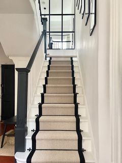 Stairs Carpet Design, Stairs Design Carpet, Stair Case Carpet Runner, Carpet Border Design, Stairs Design With Carpet, Staircase Ideas Runner, Staircase Design Carpet, Stair Runner Modern, Stair Case Runner