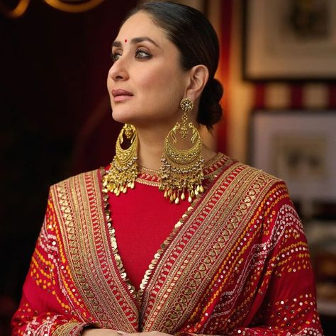 Kareena Kapoor's earrings 😁🤩 so heavy 🤕 anyone has the power to wear this type of earrings or craz? @mirchibolly . #mirchibolly #kareenakapoor #earrings #bollywood Sabyasachi Suits, Sabyasachi Jewellery, Types Of Earrings, Kareena Kapoor, Red Suit, Raw Silk, Silk, Red, How To Wear