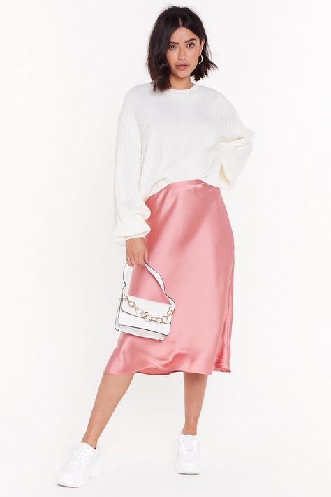 Pink Slip Skirt Outfit, Pink Satin Skirt Outfit, Pink Slip Skirt, Slip Skirt Outfit, Pink Satin Skirt, Pink Skirt Outfits, Silk Skirt Outfit, Satin Skirt Outfit, Maximalist Fashion