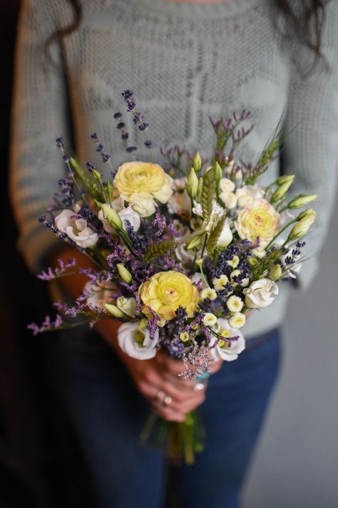 Daffodil And Lavender Bouquet, Lavender And Yellow Bouquet, Purple Yellow Wedding Flowers, Lavender Yellow Wedding, Beach Long Island, Yellow Rose Bouquet, Wildflower Wedding Bouquet, Nice Flowers, Yellow Bouquets