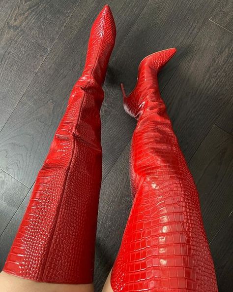 Jennifer Le (@iamjenniferle) • Instagram photos and videos Leather Over The Knee Boots, Totally Spies, Red Boots, Long Boots, Dress With Boots, Over The Knee Boots, Over The Knee, Snake Skin, The Knee