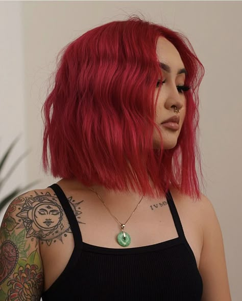 Bright Red Short Hair, Bright Red Hair Ideas, Bright Red Hair Color Ideas, Bright Red Hair Color, Red Bob Hair, Vibrant Red Hair, Red Hair Looks, Hair Color Guide, Short Red Hair