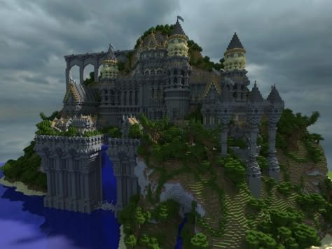 Minecraft castle built in a hill Minecraft Castle Tower, Cliffside Castle, Castle Layouts, Minecraft Mountain Castle, Technology Crafts, Castle Map, Castle Minecraft, Minecraft Kingdom, Minecraft Mansion