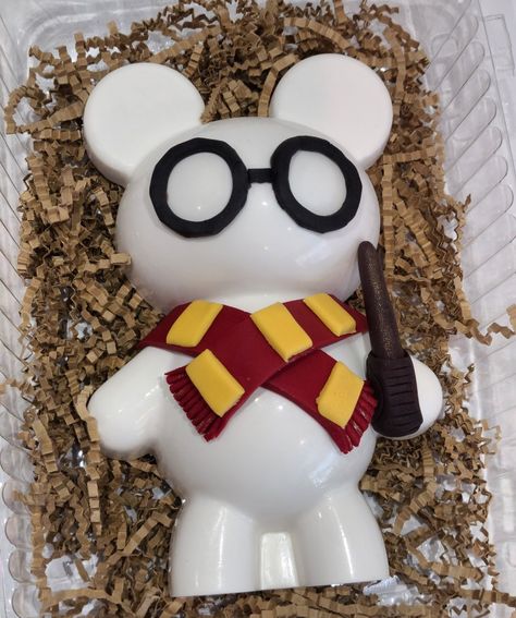 Harry Potter breakable chocolate bear Gryffindor Harry Potter Breakable Heart, Breakable Brain Chocolate, Breakable Bear, Smash Bear Chocolate, Smash Chocolate Heart Halloween, Breakable Chocolate Bear, Nightmare Before Christmas Breakable Heart, Strawberry Cake Pops, Chocolate Pinata