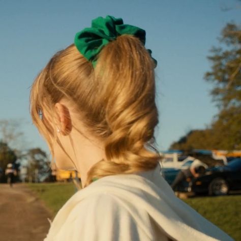 Chrissy Stranger Things, Chrissy Cunningham, Icon Profile Picture, Terrence Loves You, Profile Picture Pfp, Stranger Things Season 4, Icon Profile, Perfect Ponytail, Blonde Ponytail