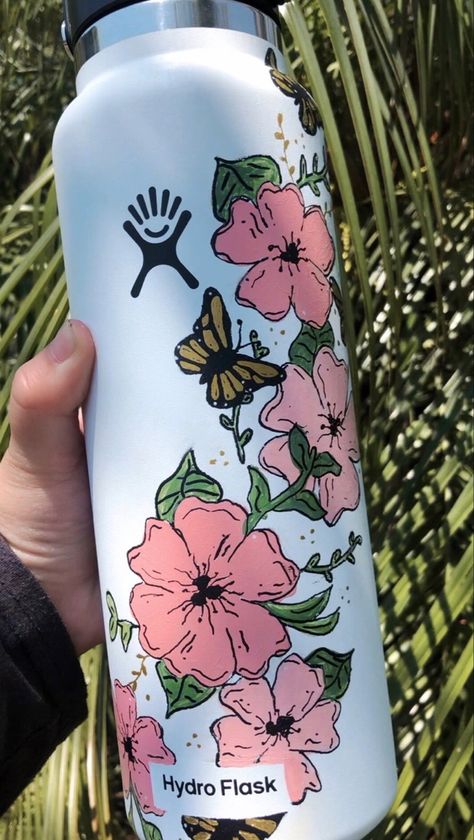 I sell custom painted water bottles ✨! If you’re interested, email me for more details at artbyjocelynv@gmail.com #hydroflask #custom #painting #art #flowers #paintedhydroflask #paint Diy Painted Water Bottle, Painted Water Bottle Ideas, Water Bottle Painting Ideas, Water Bottle Painting, Painted Water Bottle, Painted Hydroflask, Hydro Painting, Flask Art, Custom Hydro Flask