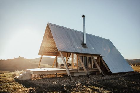 Australia's Best Vacation Home - Best Modern A-Frame Cabin Design Glamping Cabin, A Frame Cabins, Building Remodeling, Nature Architecture, Camping Furniture, A Frame Cabin, A Frame House, Design Exterior, Cabin In The Woods