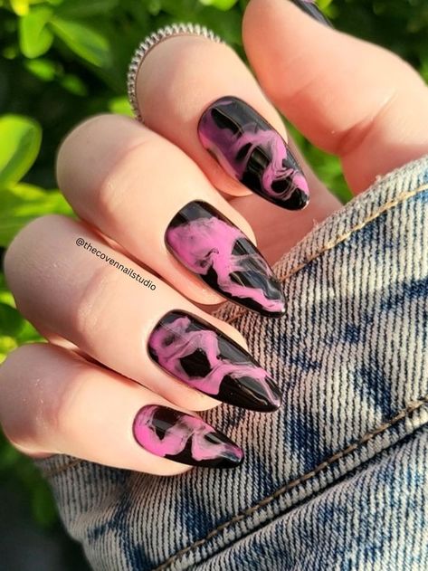 Neon Goth Nails, Punk Rock Nails Designs, Rock Concert Nails, Rock Nails Grunge, Pink Goth Nails, Punk Rock Nails, Punk Nail Art, Pastel Goth Nails, Pink Black Nails