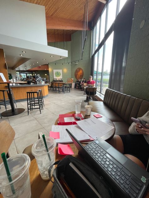 Starbucks Study Date Aesthetic, Study Drinks, Studying At Starbucks, Starbucks Study Aesthetic, Cafe Study, Cafe Study Aesthetic, Bbq Decorations, Working At Starbucks, School Cafe