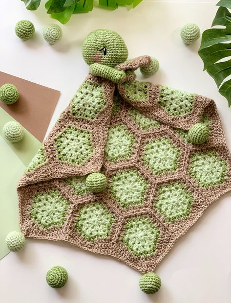 Pebbles Crochet-A-Long – SarahDee Crochet Lovey Pattern, Crochet Lovey, Crochet Turtle, Crochet Animals Free Patterns, Fox Pattern, Running Stitch, Blanket Stitch, Crochet Art, Crochet Patterns Amigurumi