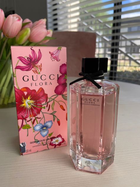 Gucci flora perfume floral sweet pink scent Gucci Gardenia Perfume, Flora Perfume, Gucci Flora Perfume, Gucci Flora Gorgeous Gardenia, Gardenia Perfume, Parfum Gucci, Gucci Gift, Flora Gucci, Gucci Perfume