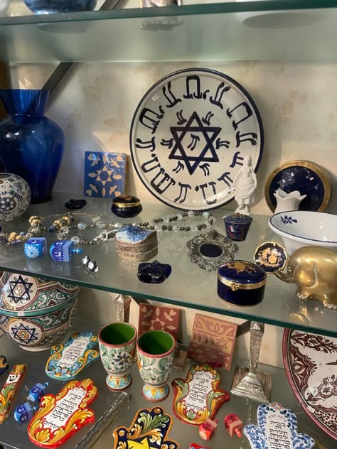 Jewish Family Aesthetic, Jewish Culture Judaism, Religions Aesthetic, Jewish Core, Jewish Girl Aesthetic, Shabbat Aesthetic, Judaism Aesthetic, Jewish Aesthetic, Judaism Art