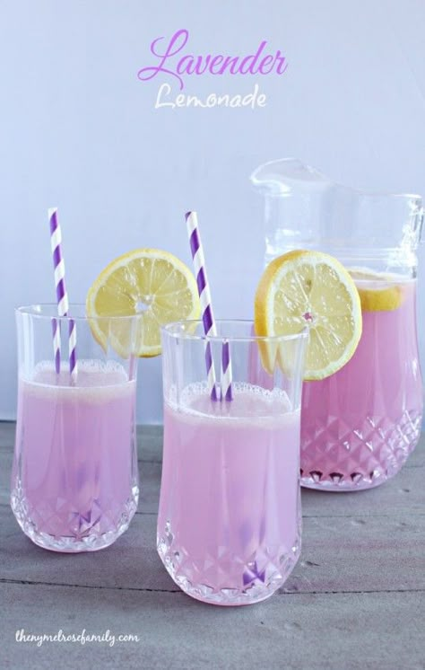 A tall glass of refreshing Lavender Lemonade is the perfect way to relax and unwind. Cooking With Essential Oils, Lemonade Drinks, Lavender Lemonade, Lemonade Recipes, Sugar Rush, Smoothie Drinks, Non Alcoholic Drinks, Party Drinks, Refreshing Drinks