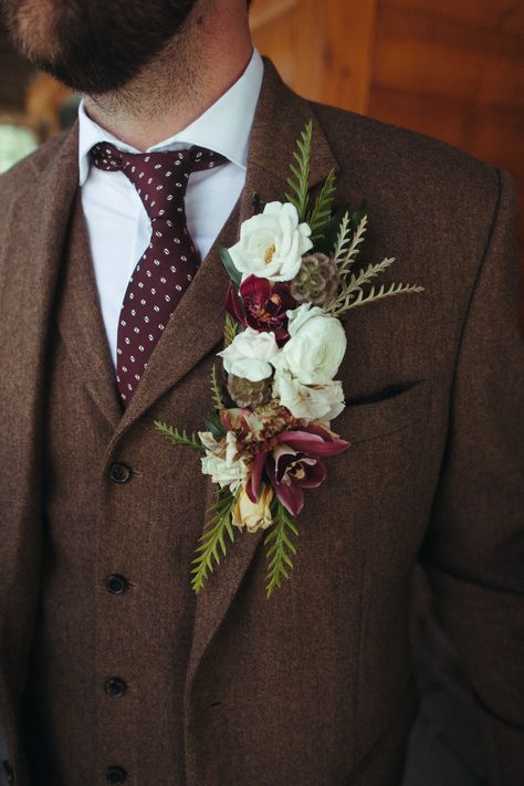 Large lapel boutonnière with magnetic backing Groom Lapel Flower, Lapel Flowers Wedding Grooms, Floral Lapel Wedding, Men’s Boutonnieres, Floral Wearables, Lapel Boutonniere, Boutonniere Alternative, Lapel Flower Wedding, Unique Boutonniere