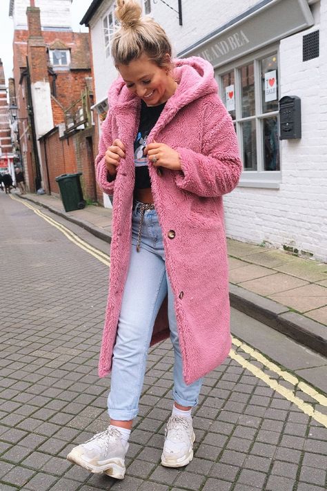 MEGGAN GRUBB PINK OVERSIZED HOODED BORG COAT Teddy Coat Street Style, Daytime Date Outfit, Date Outfit Fall, Faux Fur Wrap, Casual Jackets, Date Outfits, Winter Coats Jackets, Women's Coats, Fall Winter Outfits