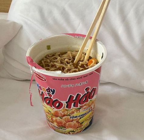 Small Portion Food, Noodles Aesthetic, Cup Of Noodles, Salty Foods, Cup Noodles, Food Pics, Kawaii Food, Sweet And Salty, Music Wallpapers