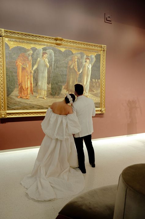 let's paint the perfect picture for your special day. 🎨✨ Carnegie Museums of Pittsburgh - where art meets romance. 💘   🏛 Carnegie Museum of Art . . #CarnegieMuseums #wedding #venue #event #NightAtTheMuseum  #CarnegieAfterCurfew #VIPatCMP #WeAREtheExhibit #Wedding #Pittsburgh Wedding Photo Aesthetic, Wedding Pittsburgh, Art Museum Wedding, Art Gallery Wedding, Carnegie Museum Of Art, Neutral Wedding Colors, Night At The Museum, Branded Content, Museum Wedding