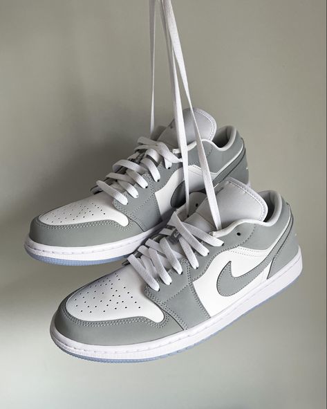 Jordan 1 Wolf Grey, Jordan 1 Low Wolf Grey, Jordan Low, All Nike Shoes, Shoes World, Fashion Shoes Sneakers, Hype Shoes, Clothing Photography, Grey Sneakers