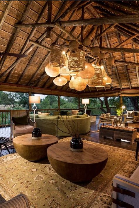 African Lodge, Bush Lodge, Bar Deco, Lodge Ideas, Luxury Safari Lodge, Lodge Design, African House, African Interior, Patio Pergola