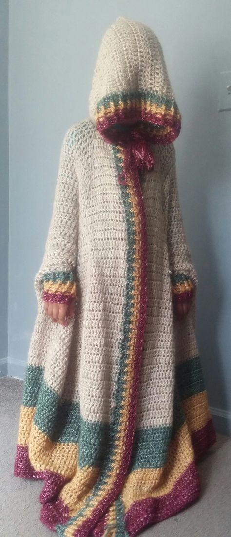 Cold Weather Crochet, Cape Crochet Pattern Free, Crochet Cloak Pattern, Crochet Cloak Pattern Free, Cloak Crochet Pattern, Crochet Cloak, Crochet Long Sweater, Knit Cloak, Rasta Crochet