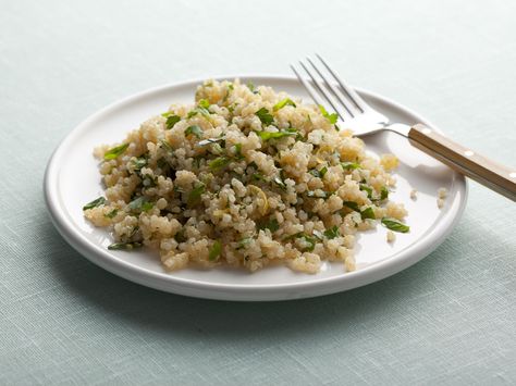 Herbed Quinoa recipe from Giada De Laurentiis via Food Network Herbed Quinoa, Popular Healthy Recipes, Quinoa Recipe, Video Food, Giada De Laurentiis, Grain Foods, Healthy Sides, Quinoa Recipes, Top Recipes