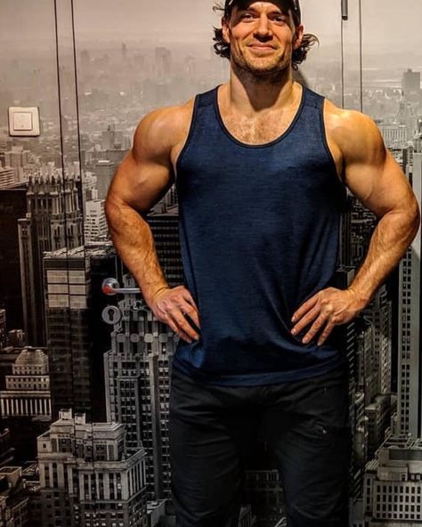 Henry Cavill Body Muscle, Henry Cavill Muscle, Cavill Henry, Henry Cavill Shirtless, Henry Superman, Beef Cake, Scott Eastwood, Hollywood Men, Body Builder