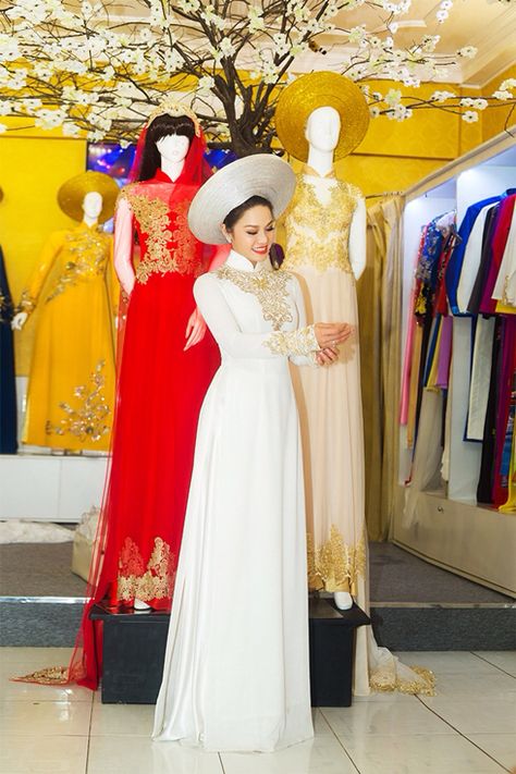 White And Gold Ao Dai, Gold Ao Dai, Ao Dai White, Traditional Long Dress, Vietnamese Wedding Dress, High Neck Long Dress, Style For Wedding, Qipao Wedding, Vietnam Dress