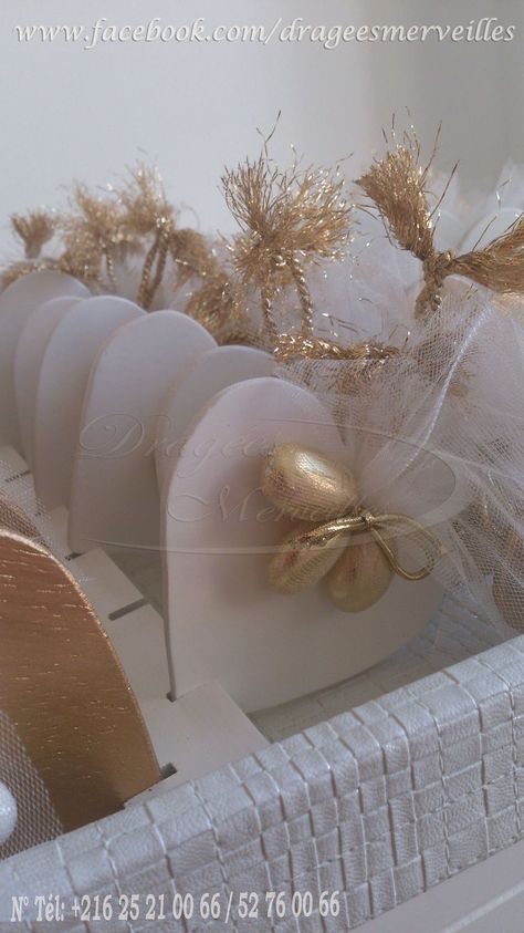 Baby Giveaways, Chocolate Wedding Favors, Wedding Gifts Packaging, Chocolate Favors, France Wedding, Chocolate Decorations, Diy Gift Box, Wedding Decor Elegant, Wedding Arrangements