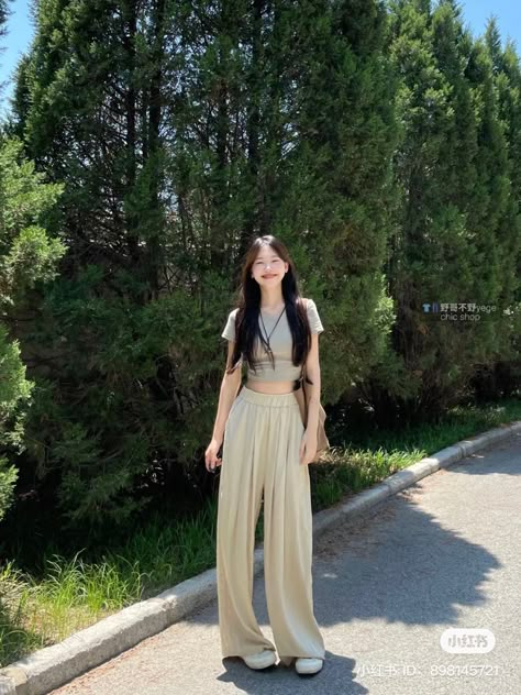 Cute Outfits Korean, Picture Song, Vietnamese Style, Simple Style Outfits, Style Basic, Fashion Inspiration Design, Cozy Outfit, Girly Outfits, Cute Casual Outfits