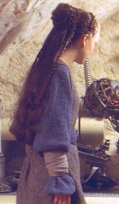 Star Wars Aesthetic Padme, Padawan Braid Girl, Padme Tatooine Outfit, Padme's Hairstyles, Star Wars Girl Hairstyles, Star Wars Inspired Hair Styles, Naboo Aesthetic Star Wars, Padme Inspired Hair, Star Wars Inspired Hairstyles