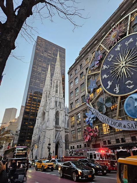 New York Christmas Shopping, Christmas In New York City Aesthetic, St Patricks Cathedral Nyc, Best Christmas Destinations, New York At Christmas, New York In November, Ny Christmas, Ny Winter, New York Christmas Aesthetic