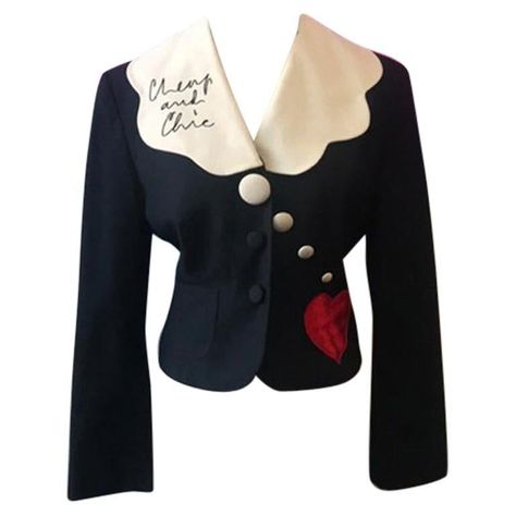 af4732711661056eadbf798ba191272adesc54257028ri Heart Jacket, Moschino Fashion, Vintage Moschino, Moschino Cheap And Chic, Handbags And Purses, Looks Style, Character Outfits, Dress Code, Vintage Jacket